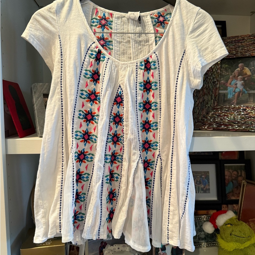 Floral Embroidered Short Sleeve Women's Top
